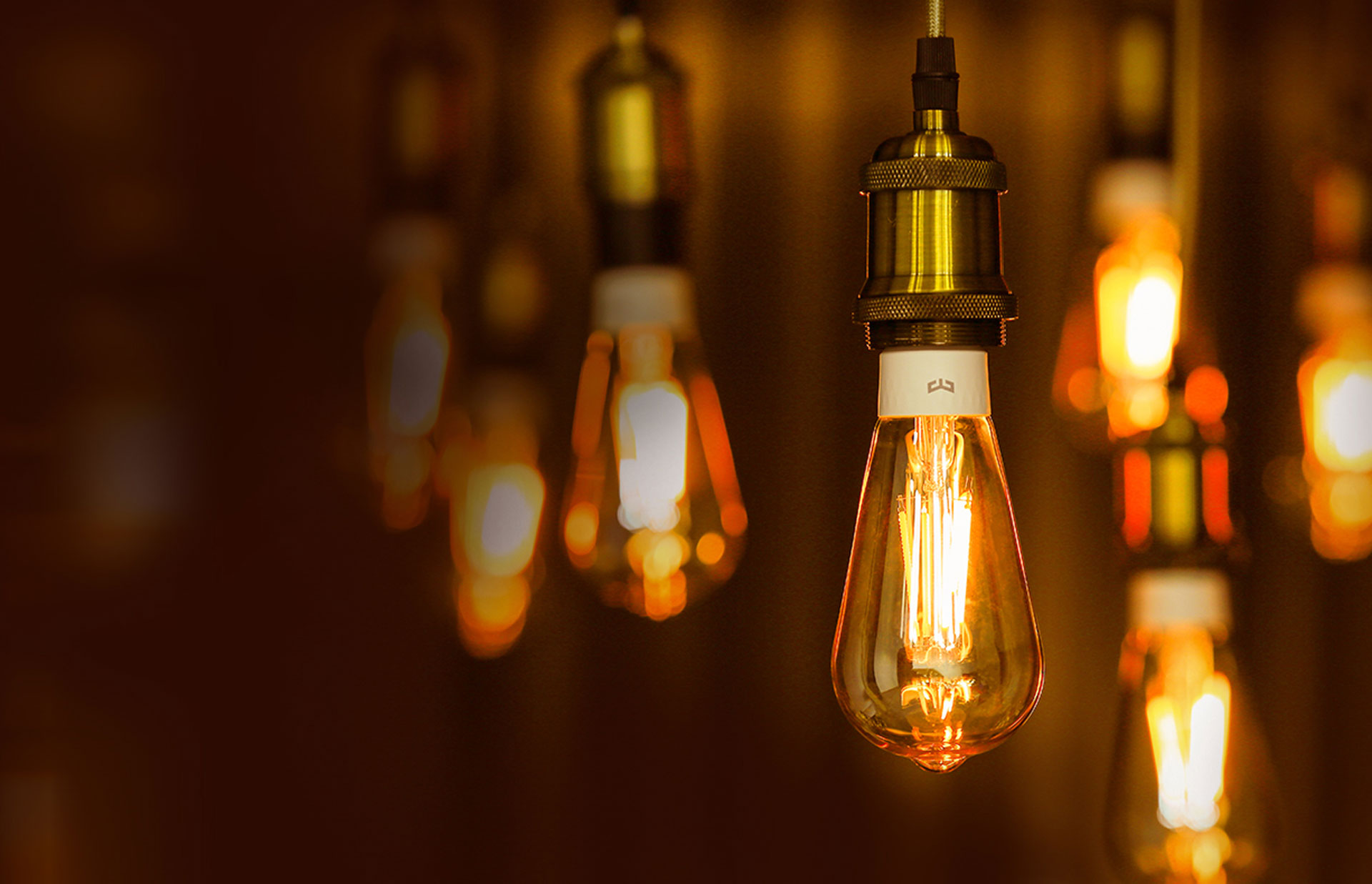 Smart LED Filament Bulb (ST64) » Essential lighting